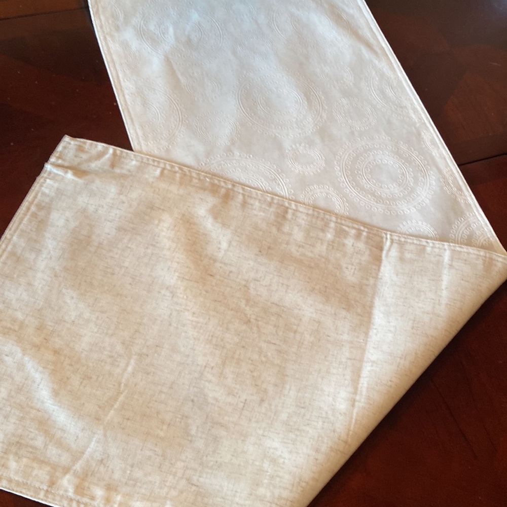 Cream reversible table runner